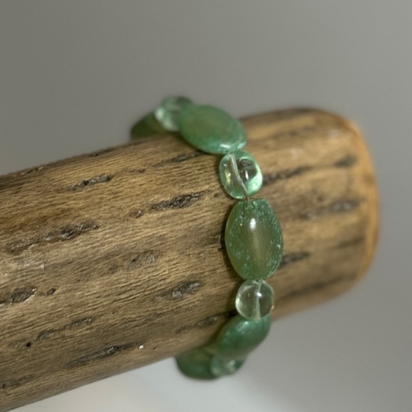 Natural Gemstone Bracelet Silver Hardware Green - Picture 6 of 9